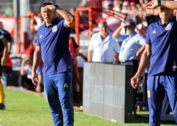 ¡Doble frente de fuego! El ambicioso plan de Almirón para blindar el torneo y asaltar la Copa Libertadores