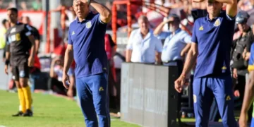 ¡Doble frente de fuego! El ambicioso plan de Almirón para blindar el torneo y asaltar la Copa Libertadores