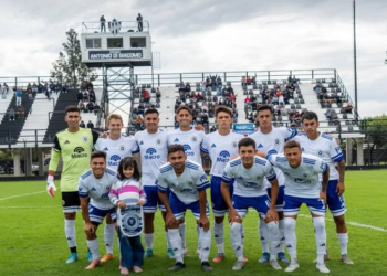 LEONES RESCATÓ UN PUNTO DE ORO EN UN DUELO DE ALTO VOLTAJE