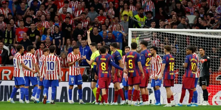 ESTALLÓ EL ATLÉTICO: DURO COMUNICADO CONTRA EL VAR Y LALIGA TRAS EL CHOQUE ANTE BARCELONA