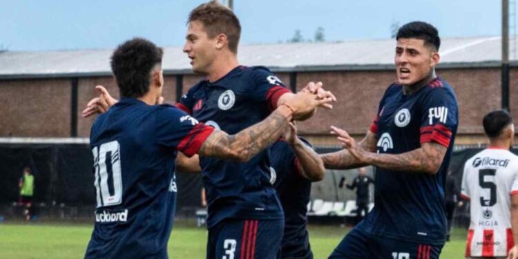 Leones empató con Cañuelas y sigue en la cima de la Zona B