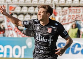 Morón le ganó a Racing de Córdoba por 2-1 y es el único líder de la zona A de la Primera Nacional 2026