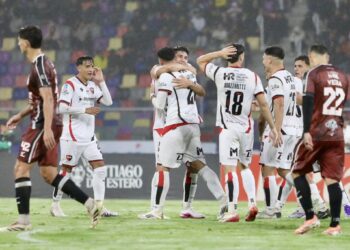 Newell’s le ganó a Central Córdoba por 3-1 y salió del fondo de la zona A del Torneo Apertura 2026