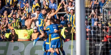 Rosario Central se lo dio vuelta a Independiente y se metió en los cuartos de final del Torneo Apertura