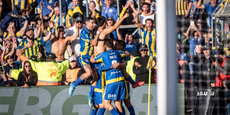 Rosario Central se lo dio vuelta a Independiente y se metió en los cuartos de final del Torneo Apertura