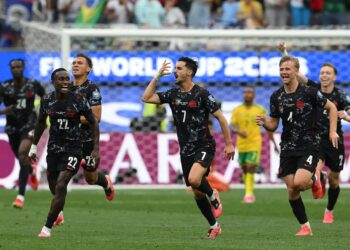Canadá eliminó a Sudáfrica sobre la hora y avanzó por primera vez a los octavos de final