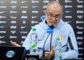 Escándalo en Uruguay: el hermano de un jugador acusó a Bielsa de provocar la lesión de un titular