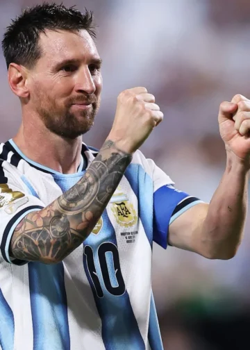 Con doblete y récord de Messi, la Selección argentina le ganó 2-0 a Austria y se clasificó a 16avos de final