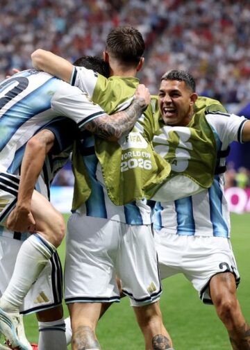 El corazón de un campeón no entiende de imposibles: Argentina avanza de ronda