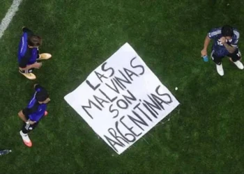 Las sanciones que podría recibir la Selección argentina por la bandera de las Islas Malvinas