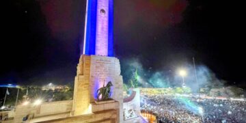 Fuegos artificiales y festejos en distintos puntos del país: la gente salió a respaldar a la Selección