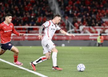 Newell’s no pudo sostener el envión del debut y cayó por la mínima ante Independiente en Avellaneda