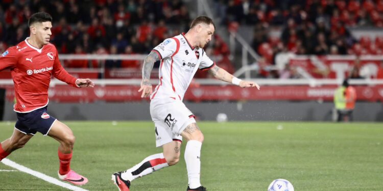 Newell’s no pudo sostener el envión del debut y cayó por la mínima ante Independiente en Avellaneda