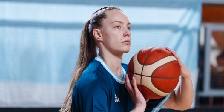 Paula López: “Ojalá pueda seguir con esta camiseta mucho tiempo más, es un orgullo”