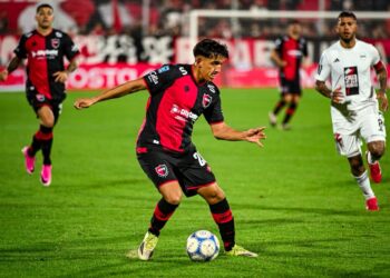 Con una gran actuación de Guch, Newell’s ganó un partido clave ante Riestra
