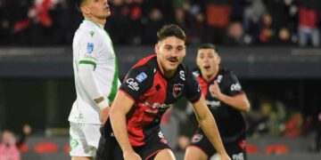 Con dos goles de Cóccaro, Newell’s venció a Banfield en el Coloso
