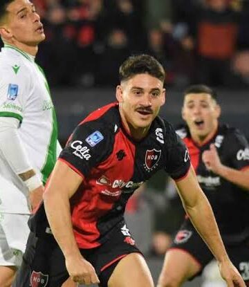 Con dos goles de Cóccaro, Newell’s venció a Banfield en el Coloso