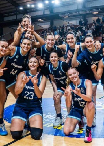 Argentina inició con victoria la defensa del título