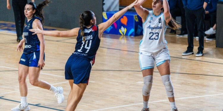 A paso firme, Argentina ganó y ya aseguró su plaza para la América Cup