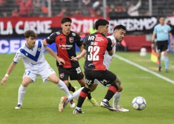 Con un gol agónico, Newell’s rescató un empate ante Vélez en el Coloso