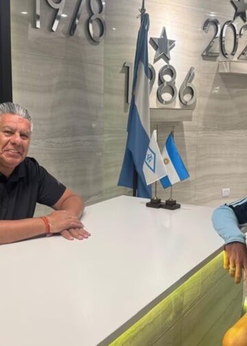 Scaloni comenzó a negociar con Tapia para renovar su vínculo en la selección argentina