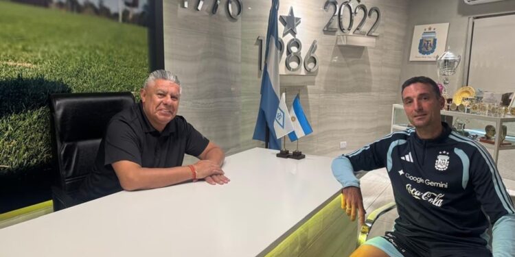 Scaloni comenzó a negociar con Tapia para renovar su vínculo en la selección argentina