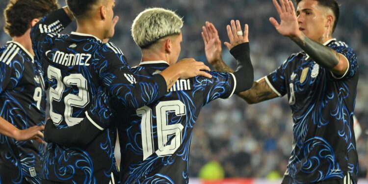 Argentina goleó a Burkina Faso en un partido sin equivalencias