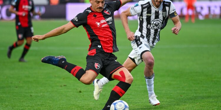 Newell’s cayó ante Gimnasia de Mendoza y perdió su invicto en medio de la polémica